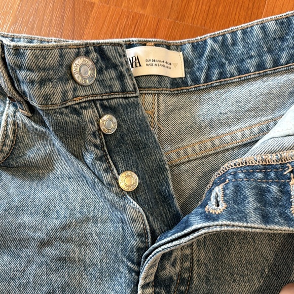 Zara Denim Shorts - Picture 3 of 3